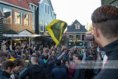 NAC fans bouwen een feestje in Volendam