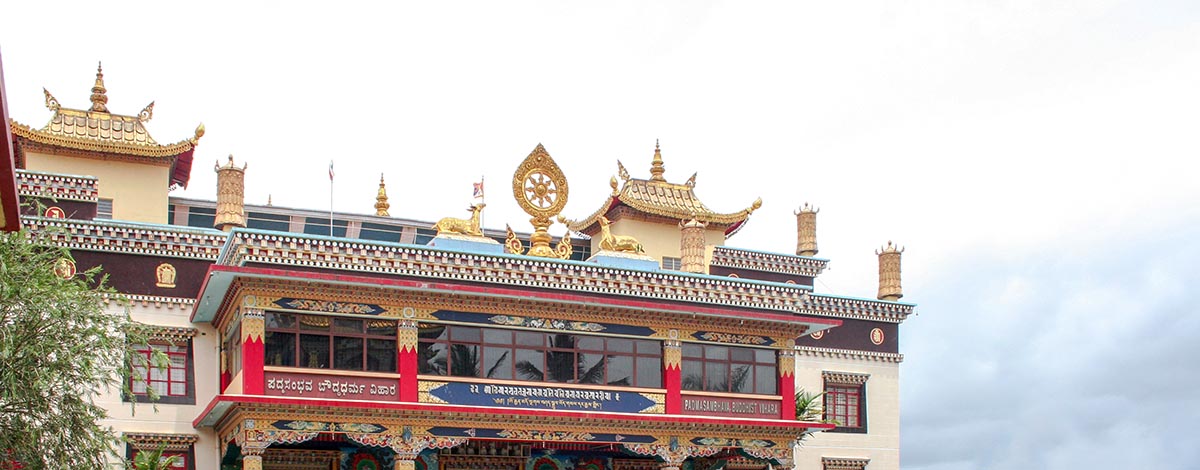 Bylakubbe: Tibetaanse vluchtelingenkampen